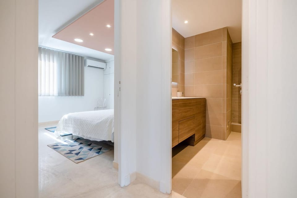 Bed, Bedroom, air conditioner