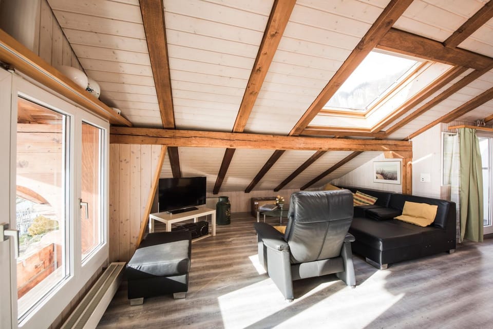 Heidi - Direct lake view Apartment in Canton of Bern (Region)