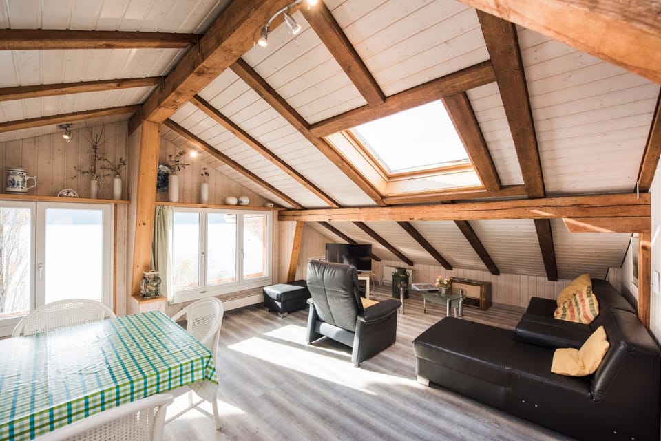 Heidi - Direct lake view Apartment in Canton of Bern (Region)