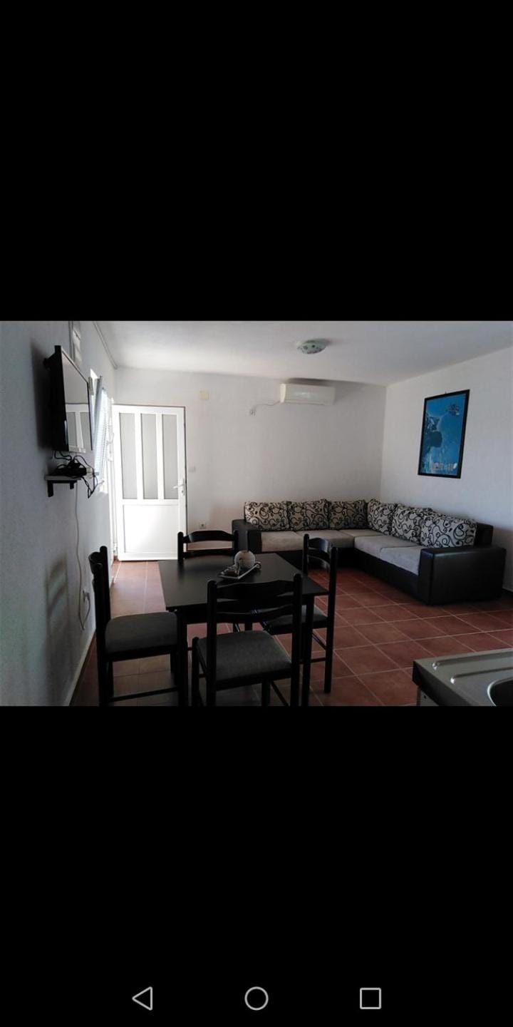 Apartmani - Prenoćište Šebek Sutomore Apartment in Montenegro