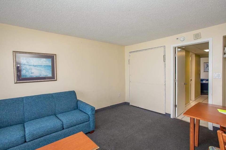 Direct Ocean Front 1 Bedroom 2 Bathrooms Boardwalk Resort Unit 539 Sleeps 8 House in Myrtle Beach