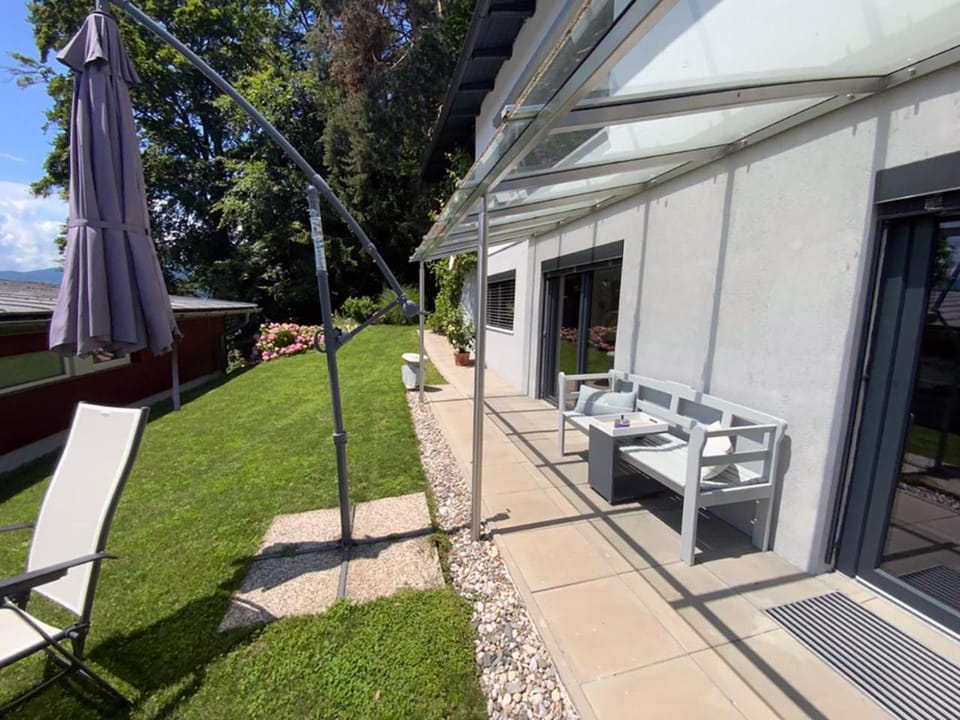 Garden, Seating area, Garden view