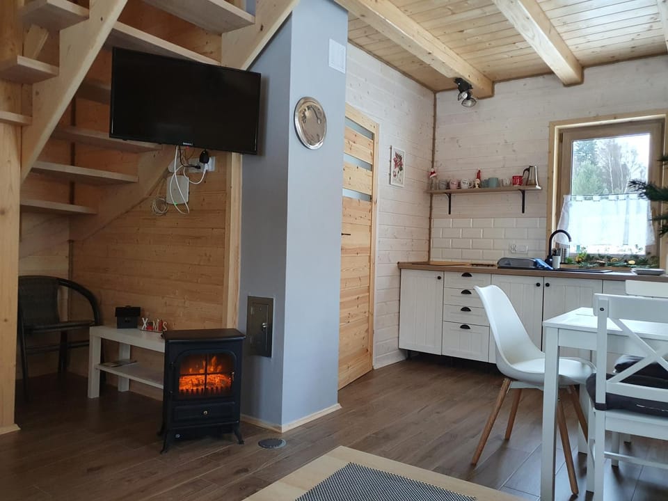 TV and multimedia, Kitchen or kitchenette, Living room, Seating area