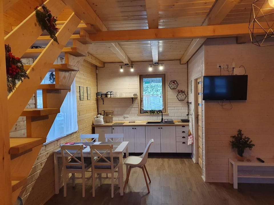 Seating area, Dining area, pet friendly