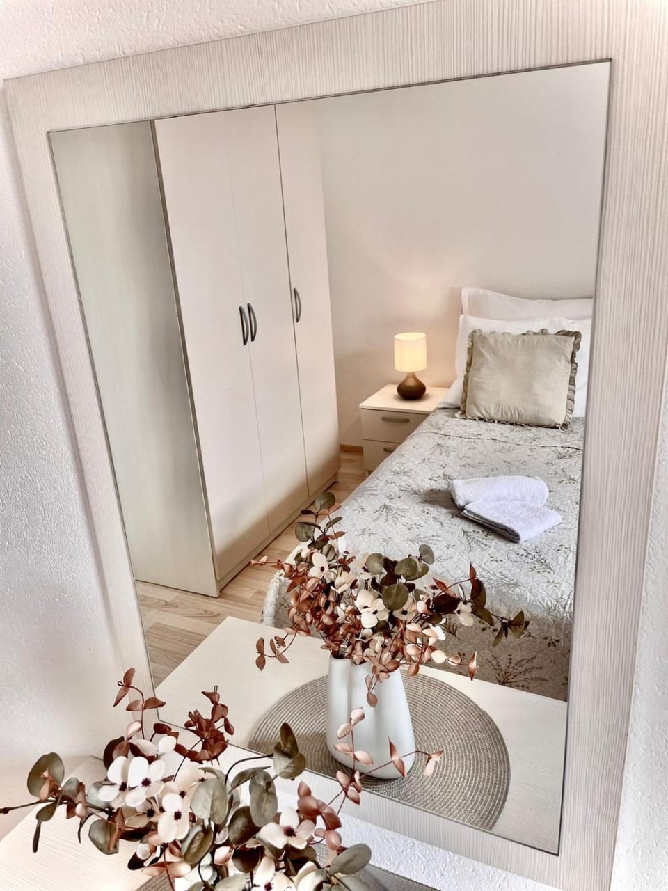 Bed, Summer, Decorative detail, wardrobe