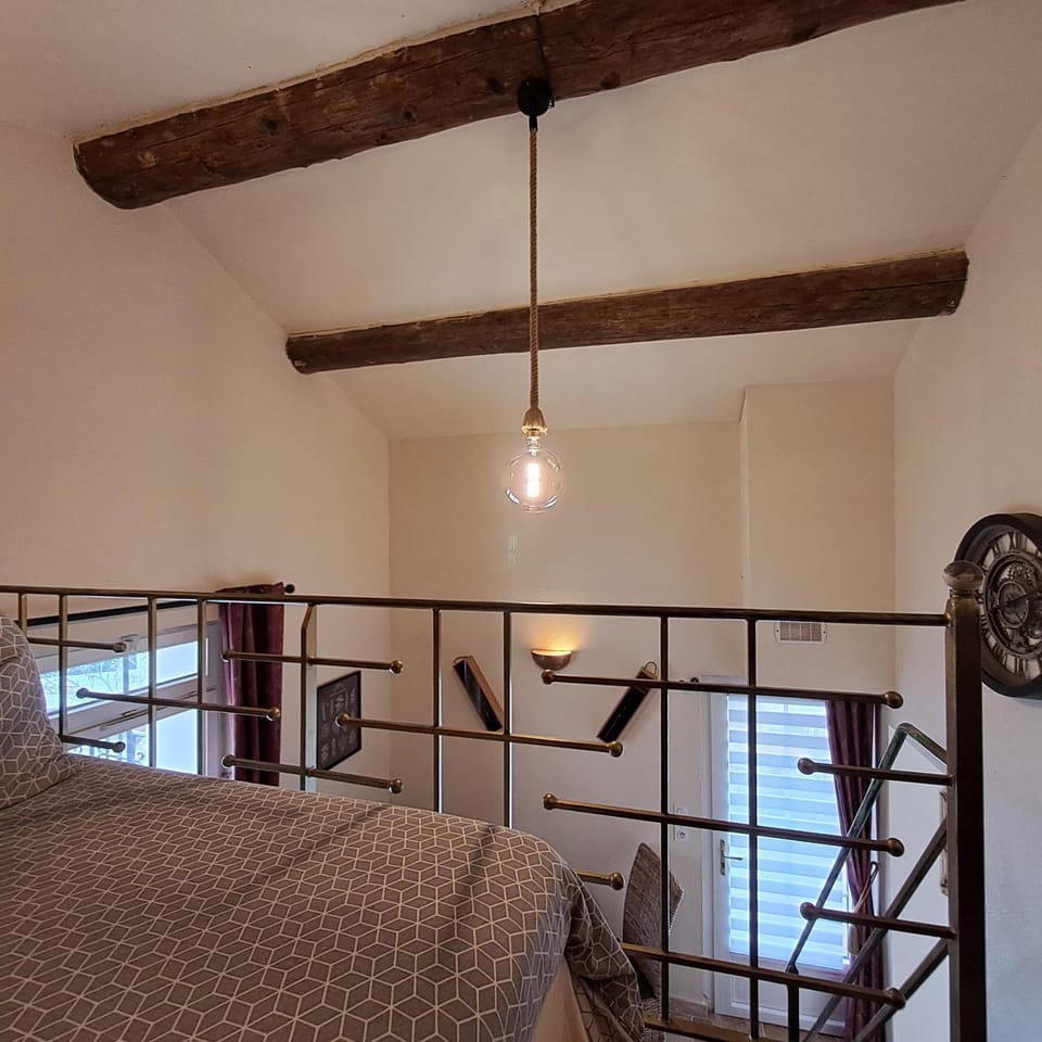 Le Mas des Deux Tilleuls Apartment in Sablet