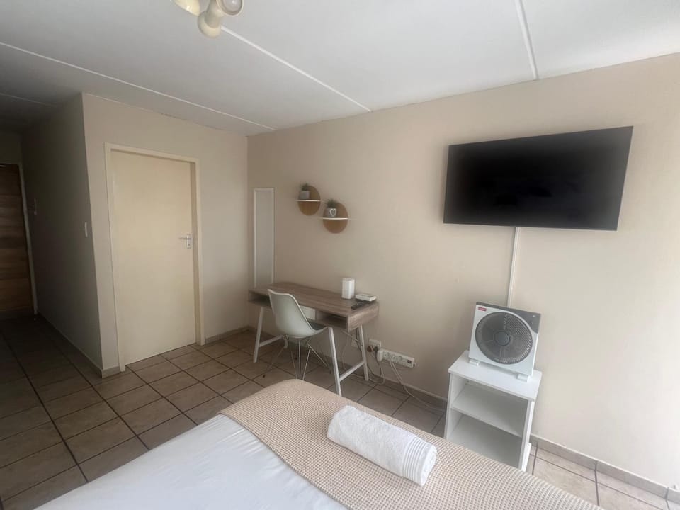 Smart and Cozy Studio with Netflix and Showmax Apartment in Pretoria