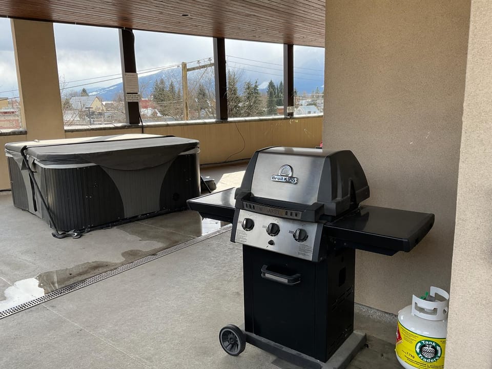 Lily glacier suite at silver bear condos Apartment in Revelstoke