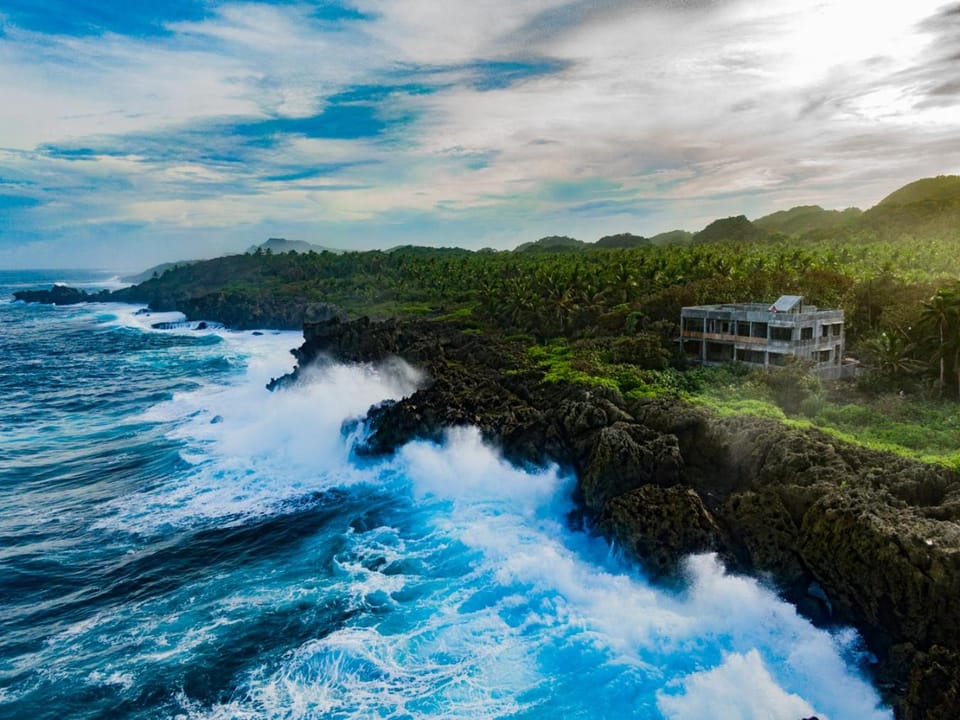 Property building, Day, Natural landscape, Balcony/Terrace, Sea view