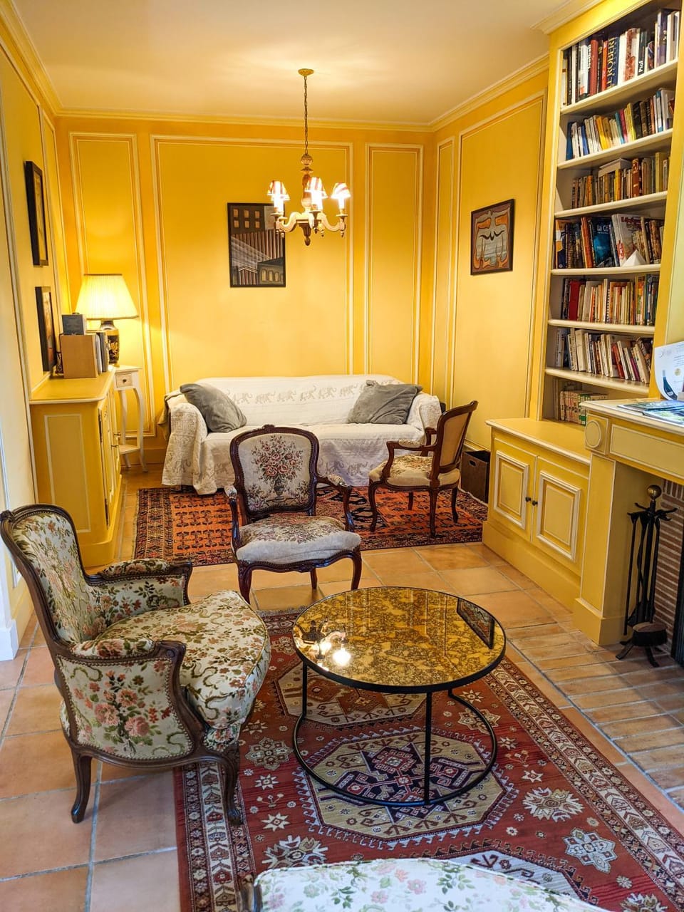 Library, Living room