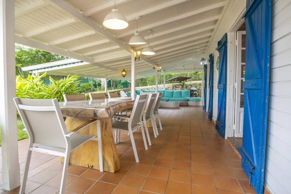 Villa Lalaland - 4 Bedrooms Pool & Garden Le Gosier Villa in Le Gosier