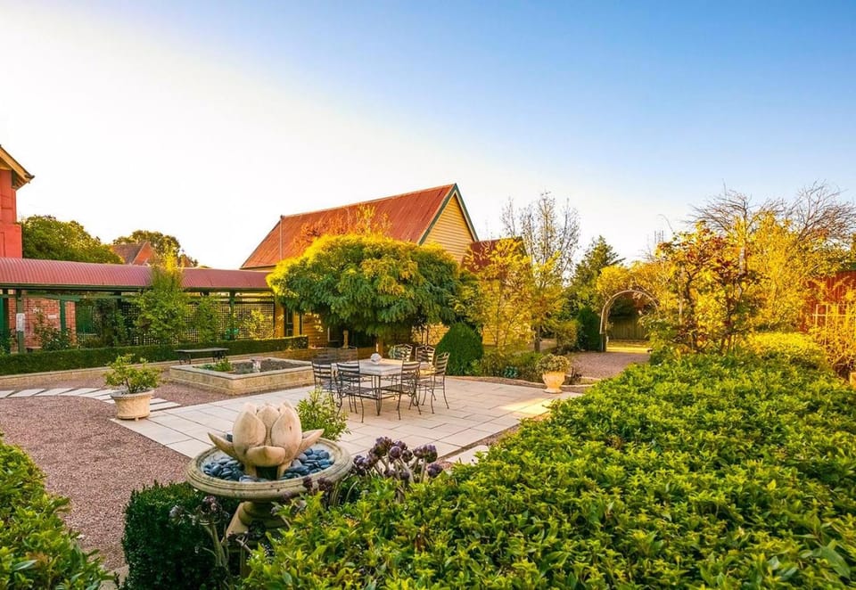 Property building, Patio, Garden