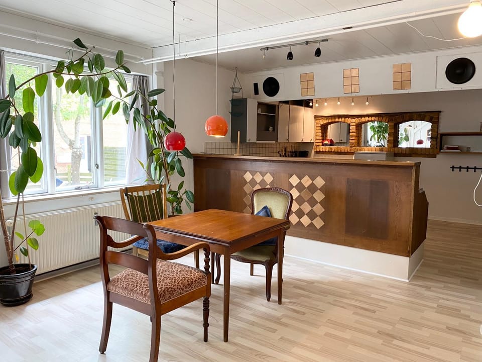Living room, Dining area