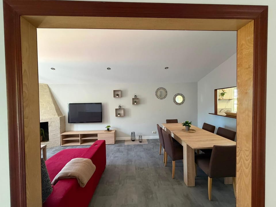 Communal lounge/ TV room, Dining area