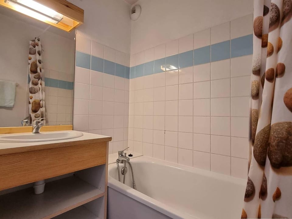 Appartement 4 pièces, 8 pers, proche pistes, parking, casier à ski - FR-1-525-179 Apartment in Provence-Alpes-Côte d'Azur