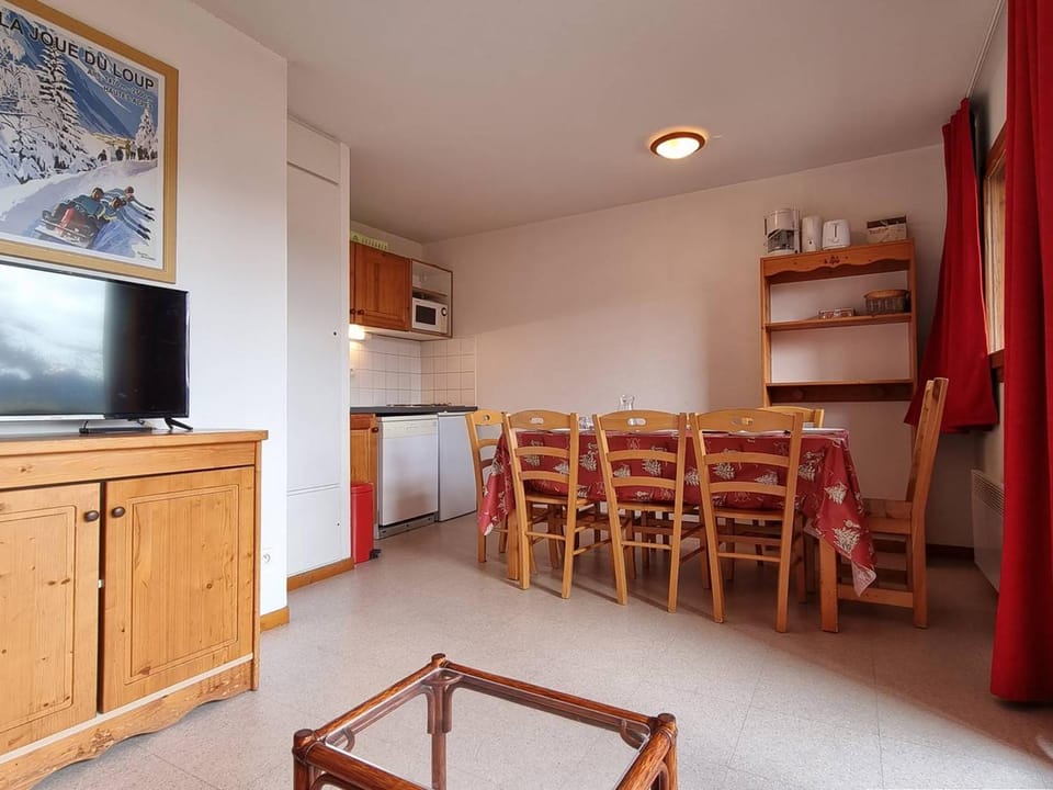 Appartement 4 pièces, 8 pers, proche pistes, parking, casier à ski - FR-1-525-179 Apartment in Provence-Alpes-Côte d'Azur