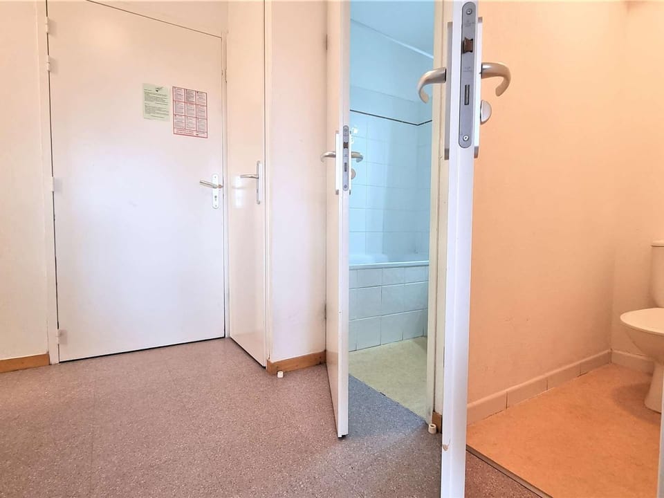 T2 Cabine 6 pers avec Balcon, Parking et Casier à Ski, Près des Pistes Cabin in Provence-Alpes-Côte d'Azur