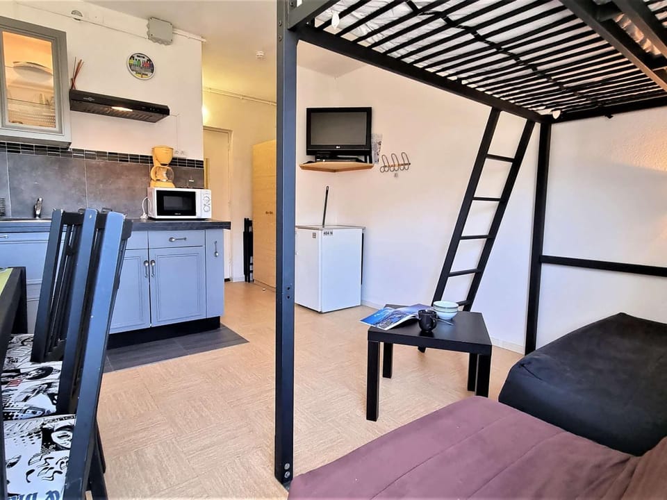 Studio 2/3 pers, proche télésiège, Wifi, Parking - FR-1-525-188 Apartment in Provence-Alpes-Côte d'Azur