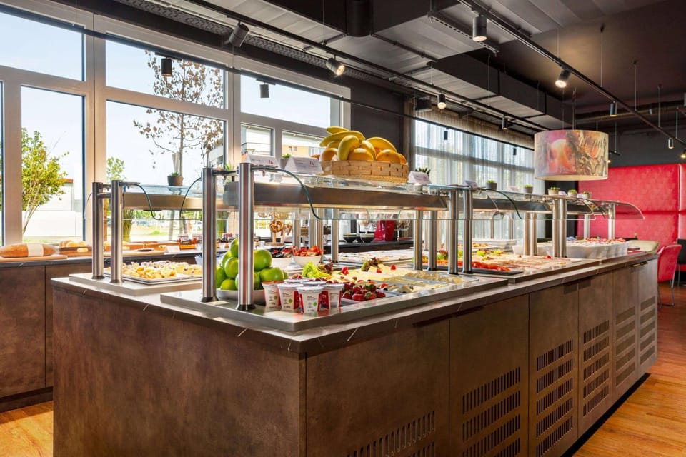 Breakfast, Buffet breakfast