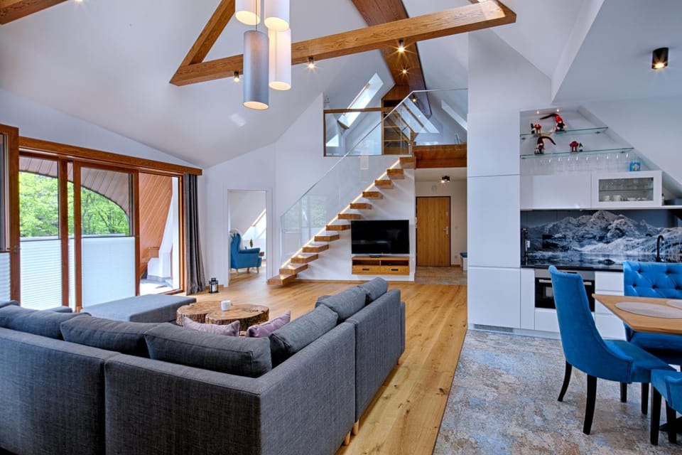 TV and multimedia, Balcony/Terrace, Kitchen or kitchenette, Living room, Seating area, Dining area, Area and facilities
