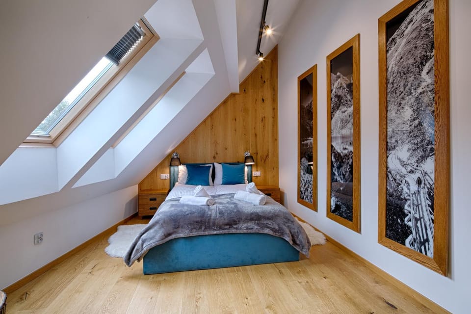 Bed, Photo of the whole room, Decorative detail, Bedroom