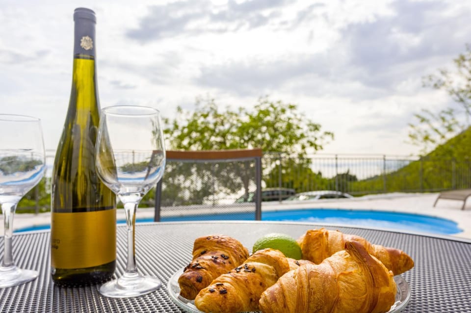 Spring, Summer, Food and drinks, Pool view, Sea view, Swimming pool, Drinks, Sunrise, Sunset, sunbed