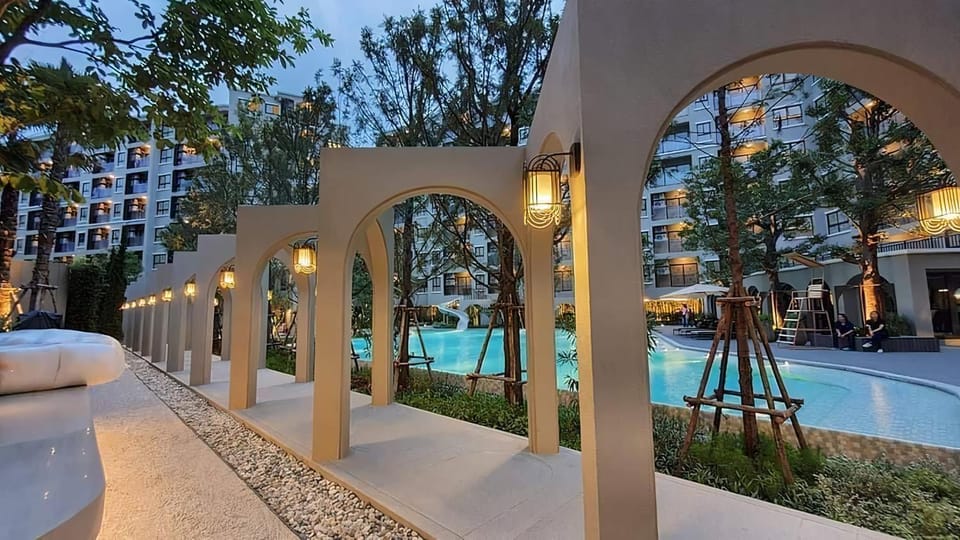 Property building, Garden view, Swimming pool