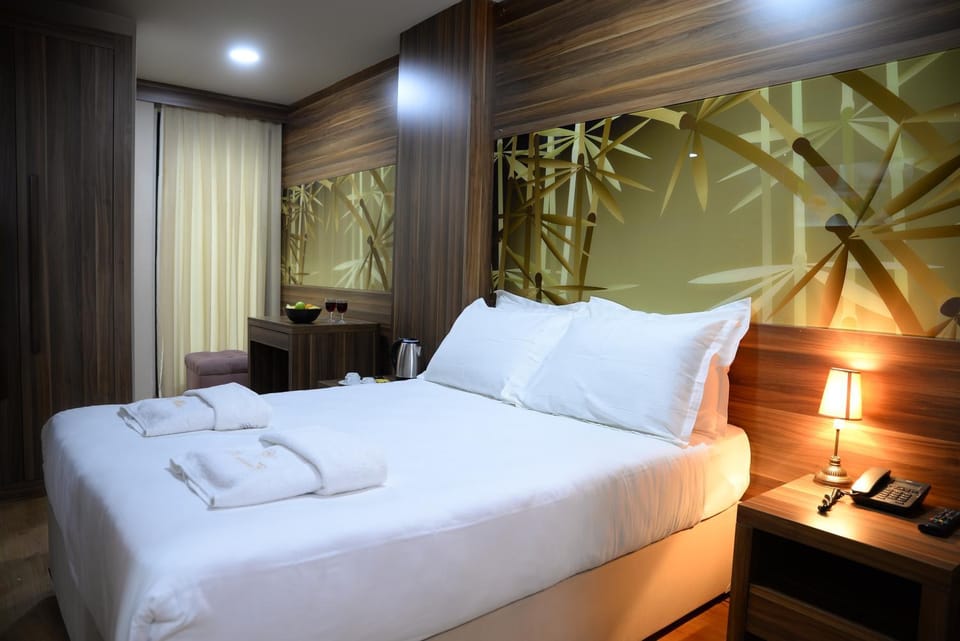 Bed, Photo of the whole room, towels
