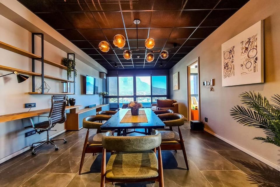 Seating area, Dining area