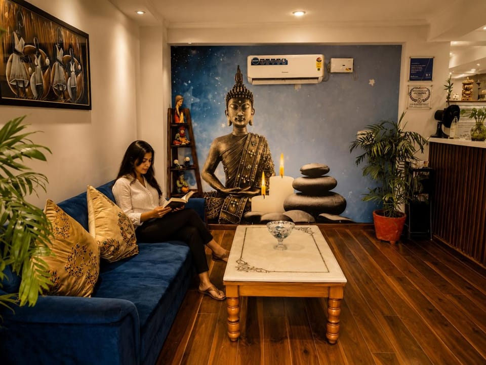 Lime Tree Hotel Pulkit Gurgaon-Artemis Hospital, Nearest Metro Huda City Centre Hotel in Gurugram