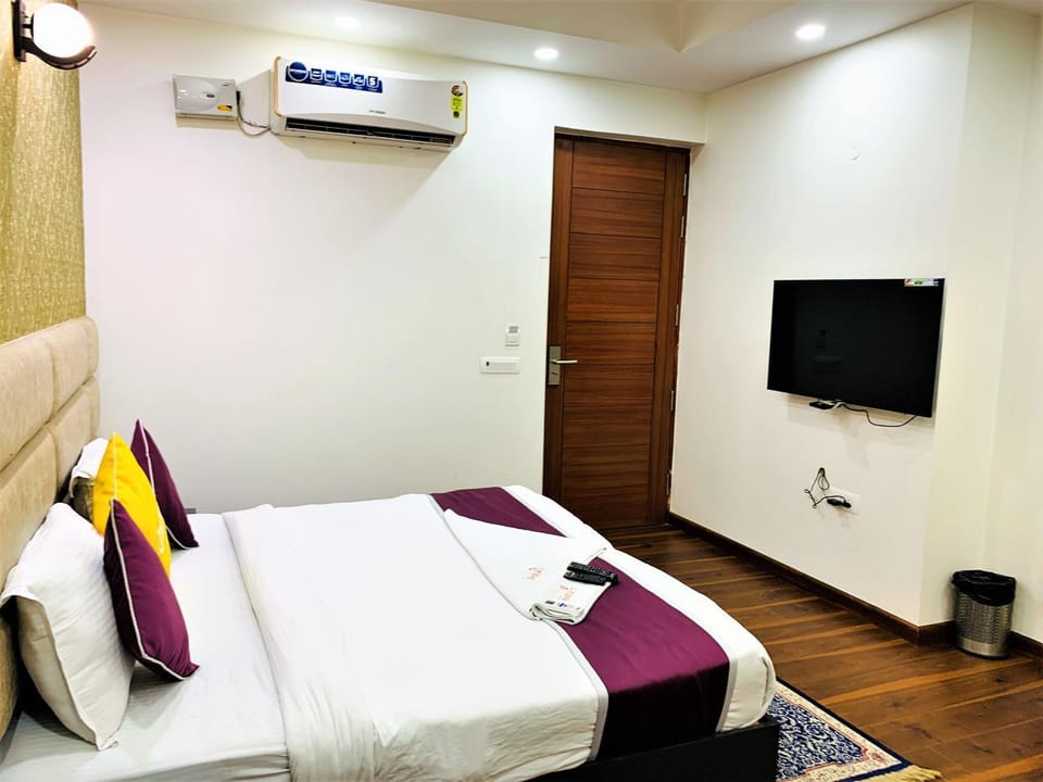 TV and multimedia, Photo of the whole room, towels
