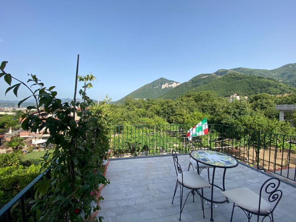 Day, Natural landscape, View (from property/room), Balcony/Terrace, Garden view, Mountain view