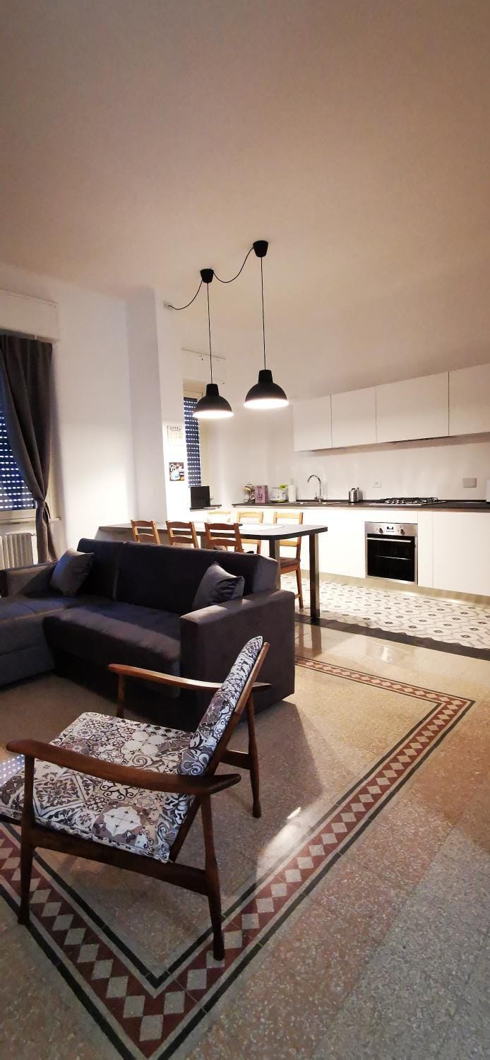 Kitchen or kitchenette, Living room, Seating area, Dining area, stove
