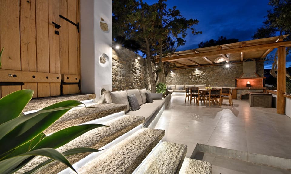 Patio, Night, BBQ facilities, Balcony/Terrace, Dining area