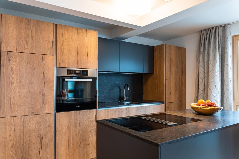 Kitchen or kitchenette, dishwasher, oven, pet friendly, stove