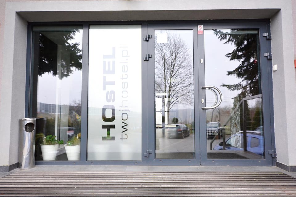 Property building, Facade/entrance, Day