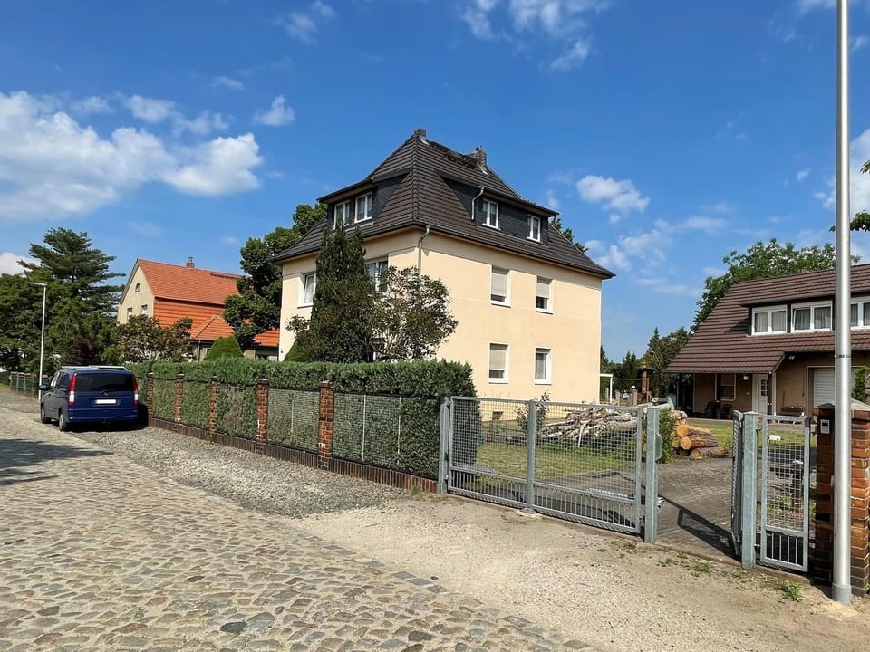 Off site, Street view