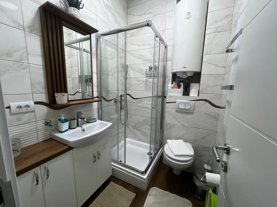 Shower, Toilet, Bathroom