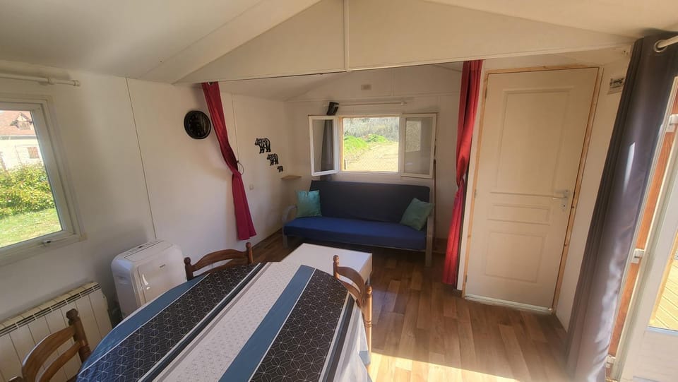 Chalet Climatisé House in Occitanie