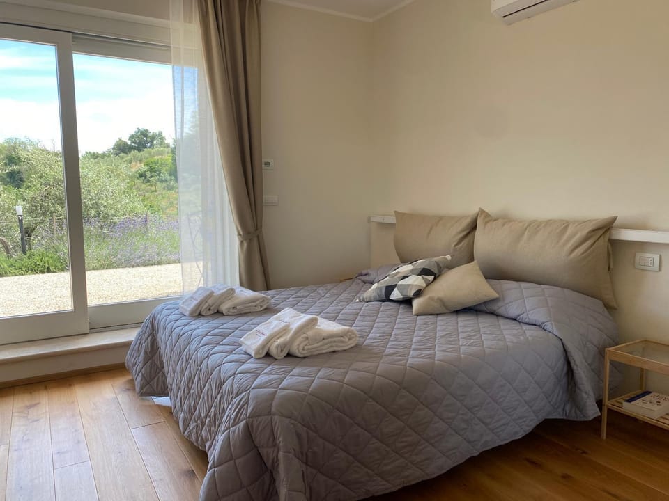 Podere Belsogno-Camera rosmarino Bed and Breakfast in Montalcino