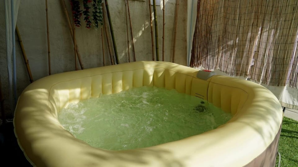 Bathroom, Living room