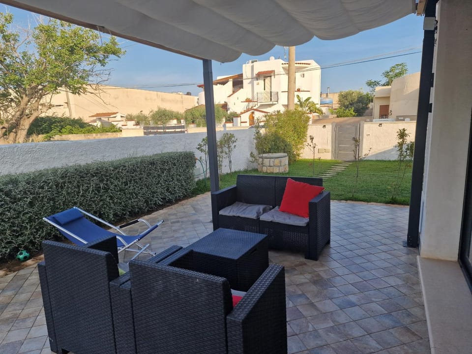 Patio, Day, Garden, View (from property/room), Balcony/Terrace, Seating area, Garden view, sunbed