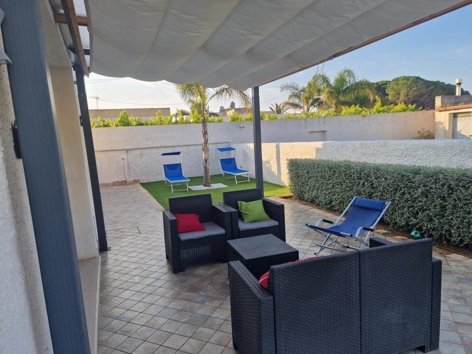 Patio, Day, Garden, View (from property/room), Balcony/Terrace, Seating area, Garden view, sunbed