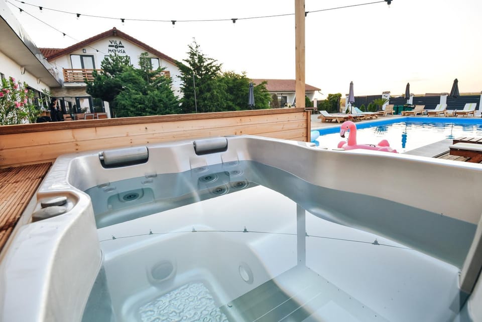 Hot Tub, Spa and wellness centre/facilities, Pool view