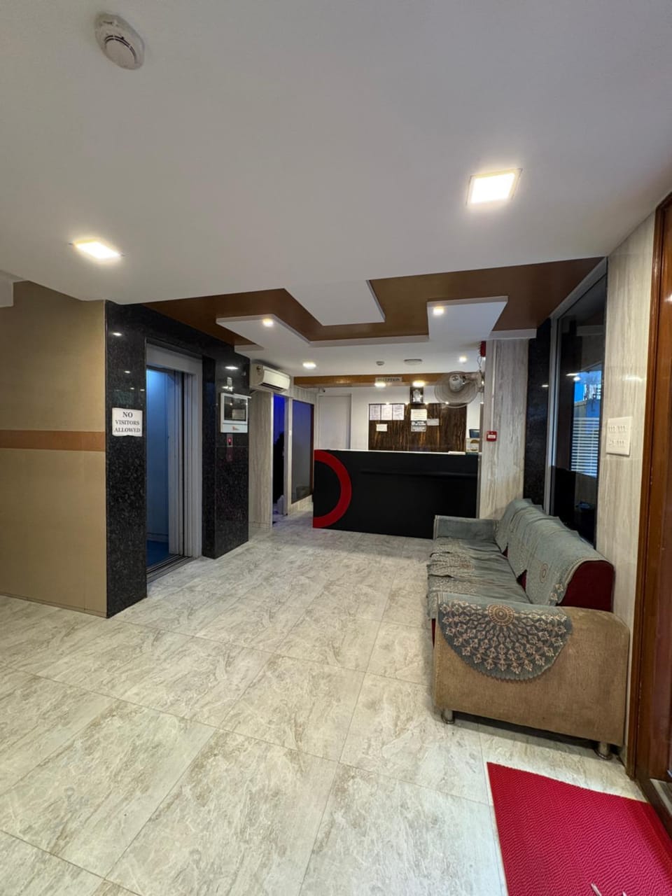 Crown Inn Hotel in Bengaluru