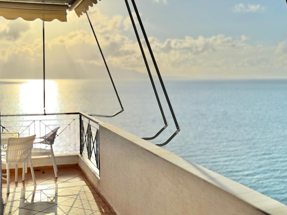 View (from property/room), Balcony/Terrace, Sea view