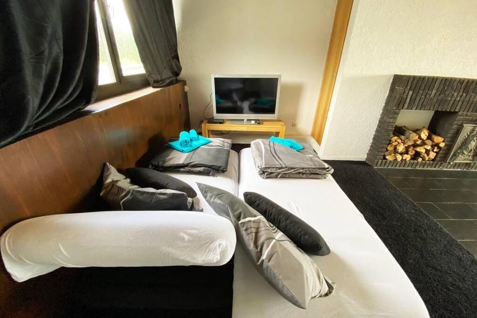 PENTHOUSE mitten im BAYERISCHEN WALD +NETFLIX +AUSSICHT = SUPER COZY Apartment in Straubing-Bogen