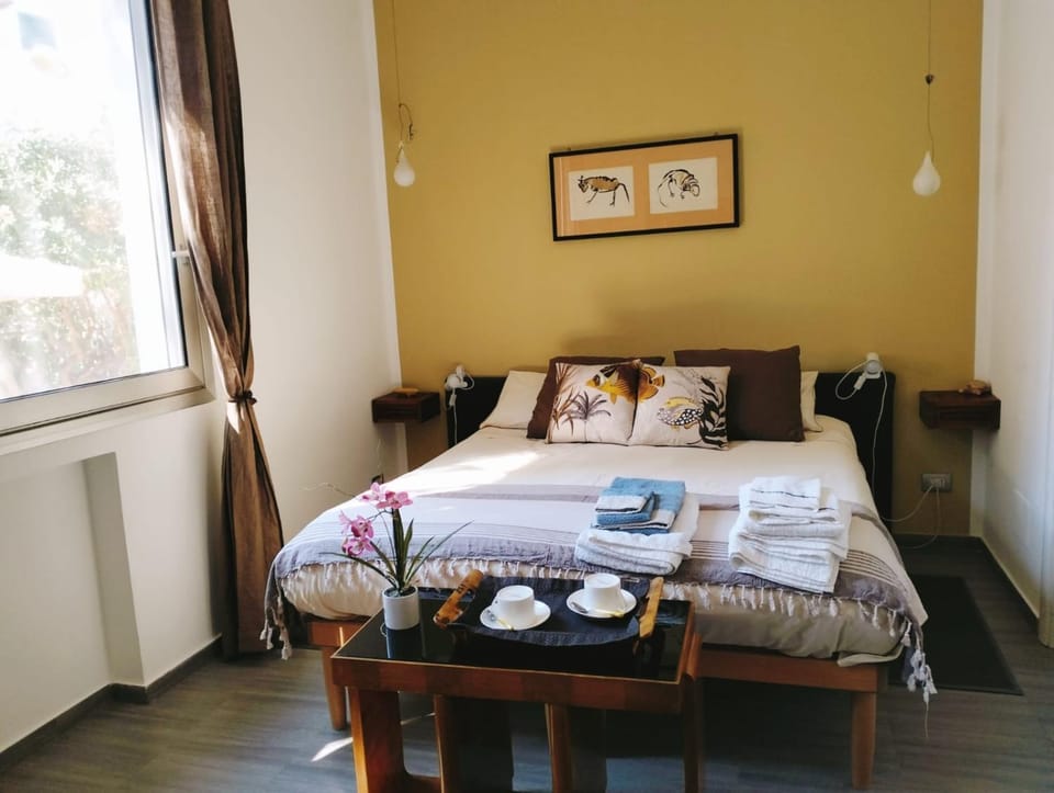 Bed, Living room, Bedroom