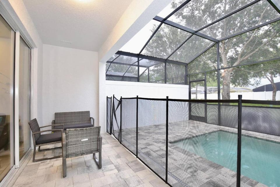 Amazing 3 bedroomloft townhouse in Hidden Forest, with private pool! House in Four Corners