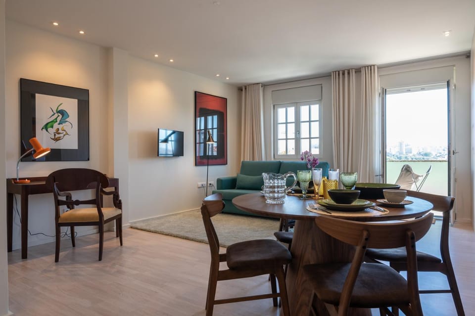 Living room, Dining area